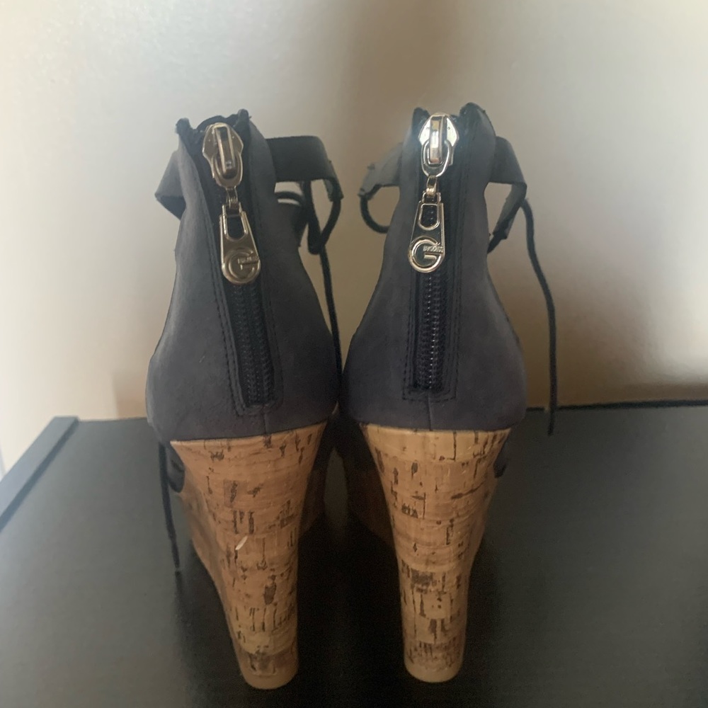 Guess Sandals size6 - Picture 1 of 3